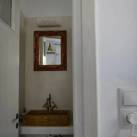 Hotel apartamentowy Bourgos Naxos City